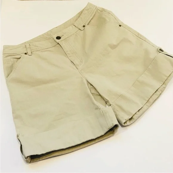 Liz Claiborne Size 10 Cuffed Shorts - Picture 2 of 6